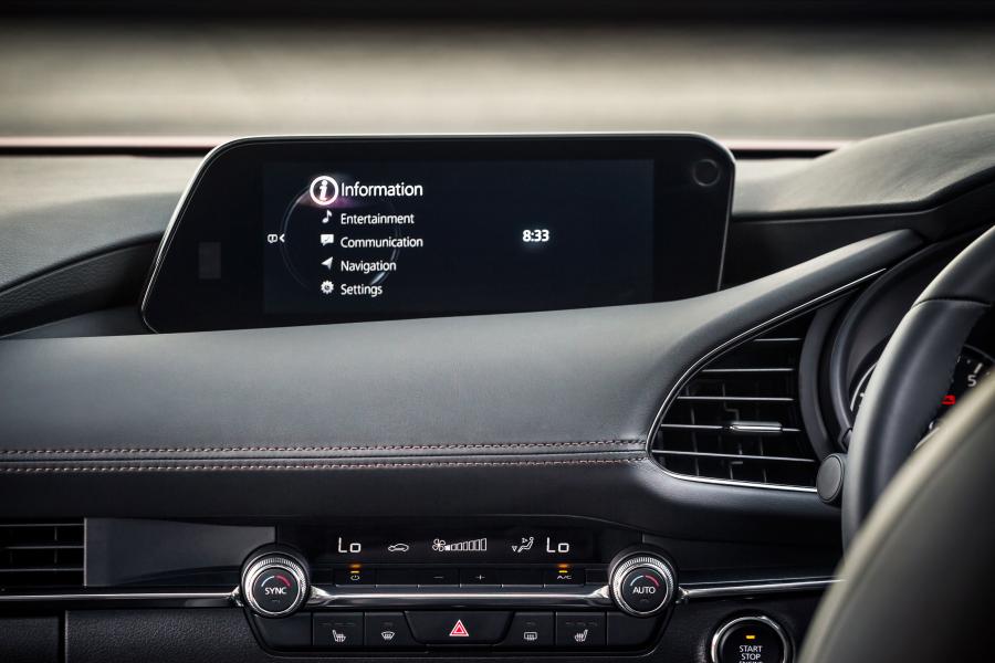 Детали интерьера Mazda3 Hatchback 2019 года  (AU) (фото 36 из 46)